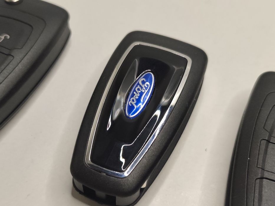 Capa Carcaça Chave Ford Fiesta MK7 Focus MK3 Mondeo MK4 C-Max Kuga B-Max Comando Caixa 3 Botões Retrátil Mola Novo
