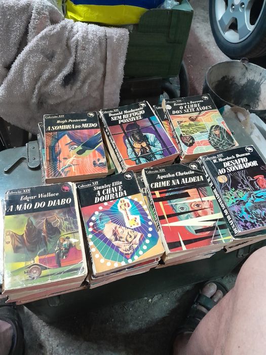 Lotes 90 livros policiais do FBI e da colecção X