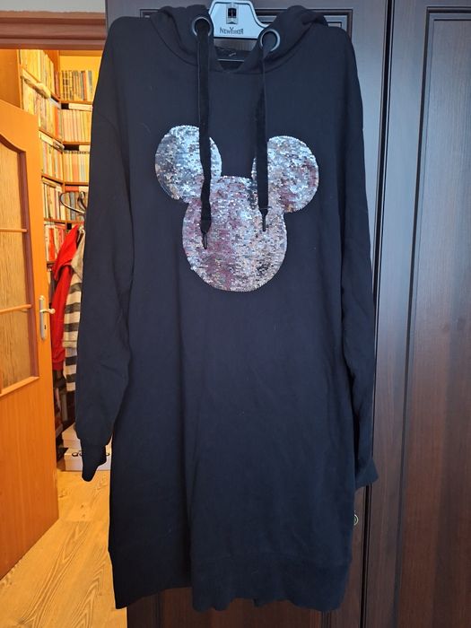 Ciepła sukienka z kapturem