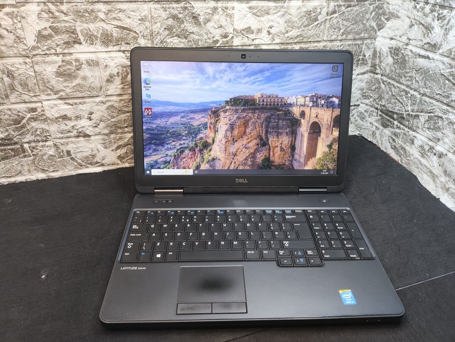 Ноутбук Dell Latitude E5540