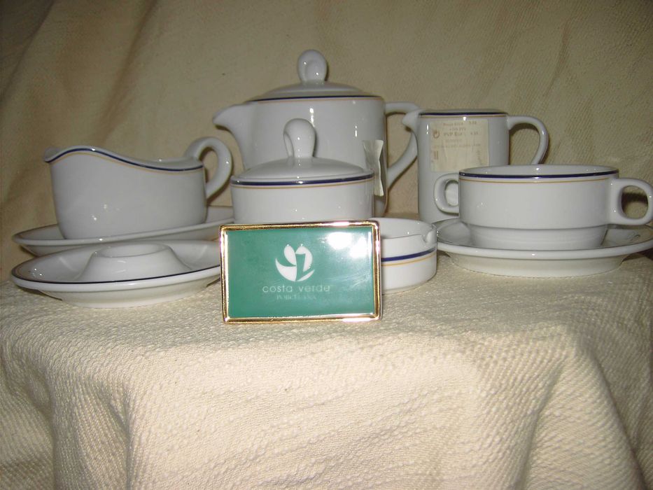 Six new 150 ml hotel cups64862278227842127