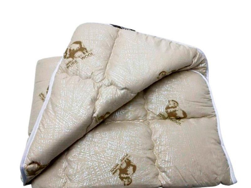 Ковдра весняна. Касетна стьобка. Фабрика: Лелека. 200 грам щільність.