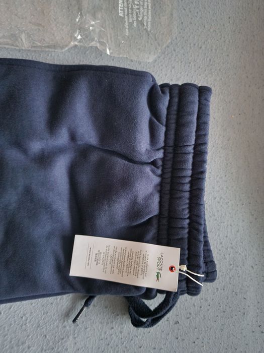 Spodenki  lacoste  r L