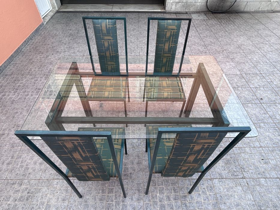 Mesa de Jantar em Vidro + 4 Cadeiras