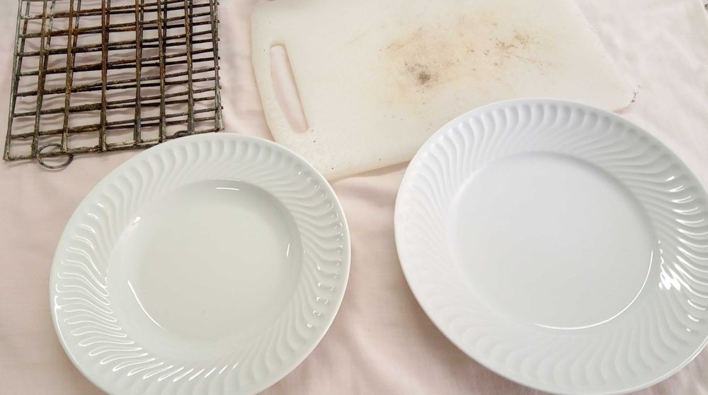 Pratos, jarro, tábua, suporte cafés "Dolce Gusto", outros, tudo por 5€