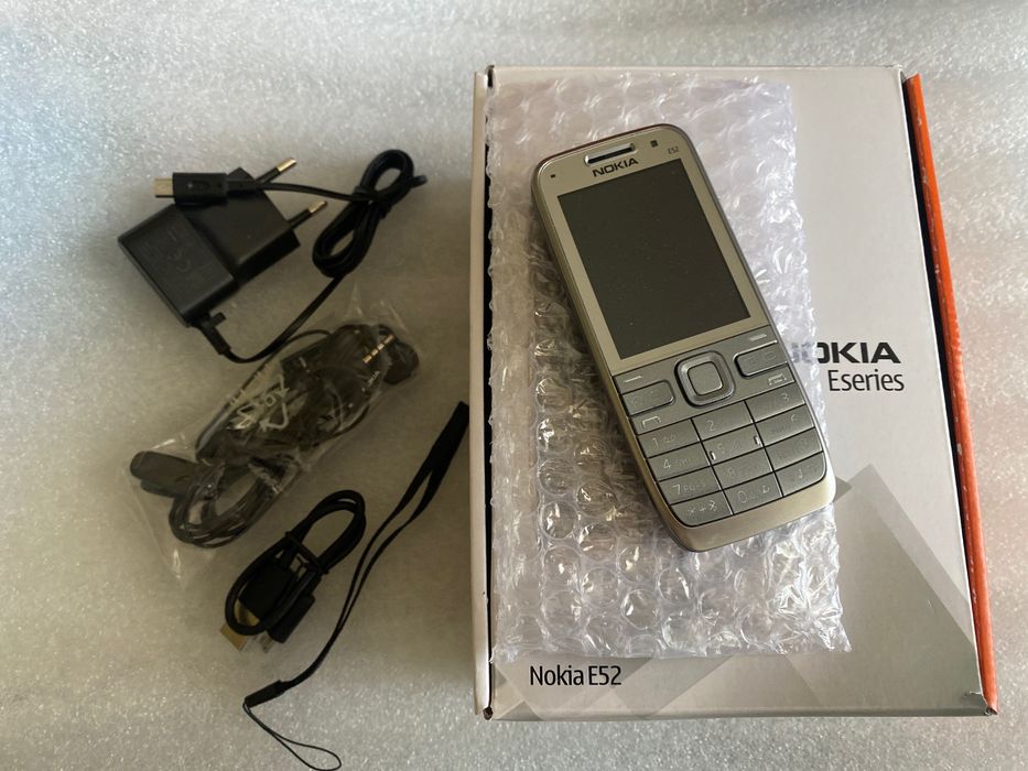 Nokia E52 - pełny zestaw