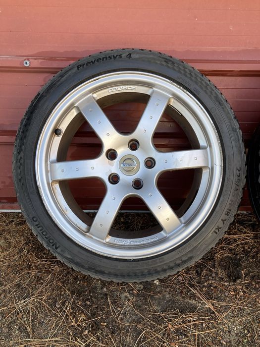 Conjunto jantes Rays forjadas 18” 5x114.3 8.5J ET33/8J ET30 CB66.1 Nissan 350z