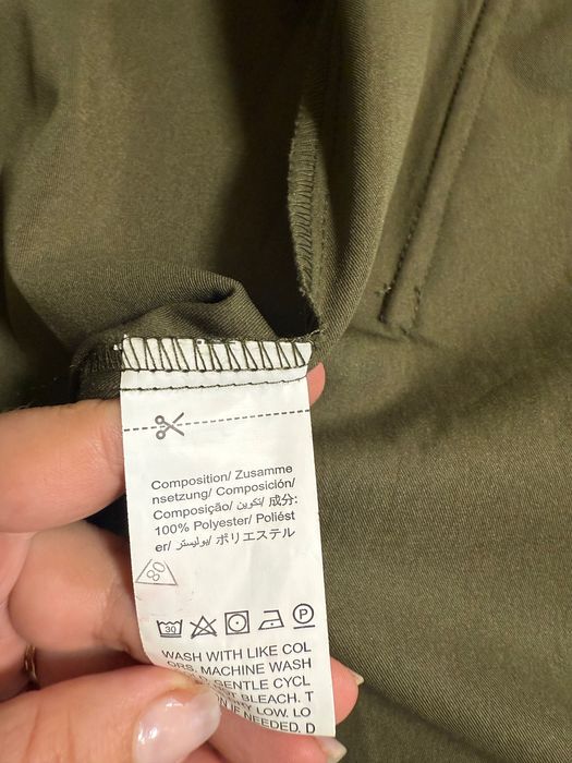 Куртка вітровка жіноча