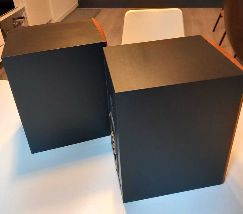 Triangle Titus XS colunas HIFI