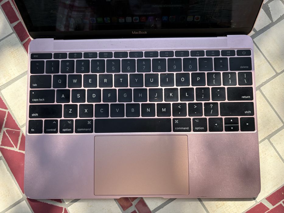 MacBook Retina 12” 2017 - Rose Gold - 8GB RAM / 512GB SSD