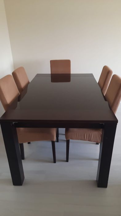 Extendable dining table64550222228611122