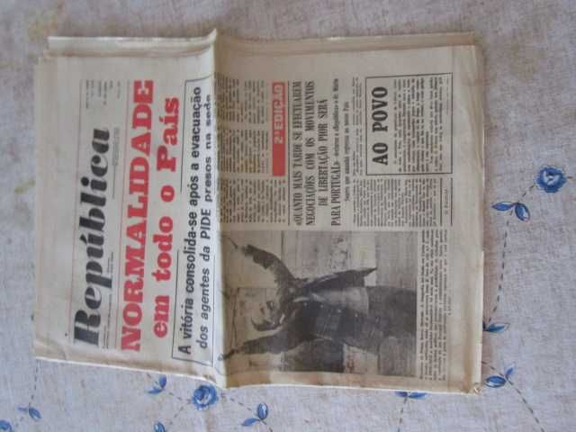 jornal 25 abril 1974 27 / 4 Libertação Caxias Entrevista Mário Soares