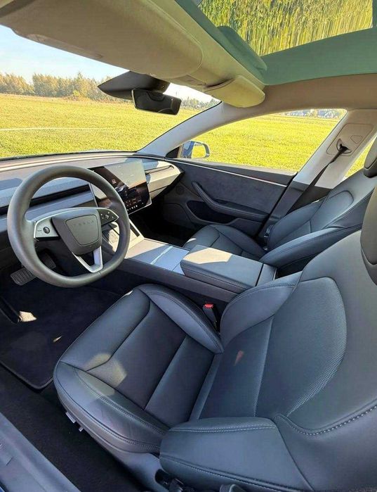 Tesla Model 3 2025