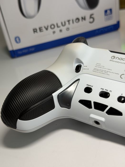 Бездротовий геймпад Nacon Revolution 5 Pro White (PS5 / PS4 / PC)