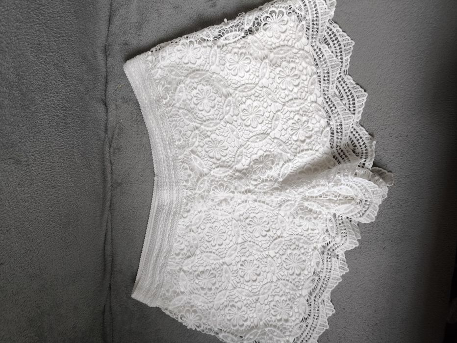 Кружевні жіночі шорти
