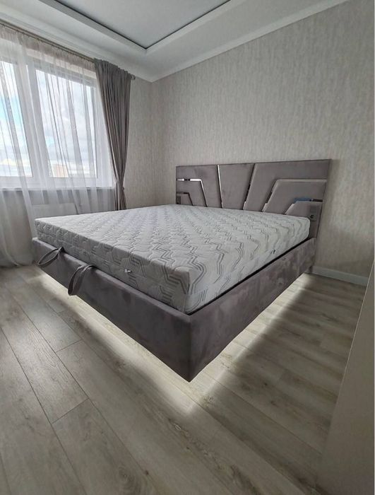 Продам кровать с матрасом