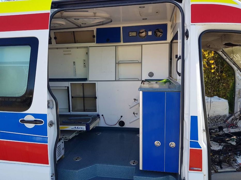 ZABUDOWA KARETKA AMBULANS  MERCEDES-BENZ SPRINTER 3-t Skrzynia (B906) 2006 - 2022 216 CDI (906.611,