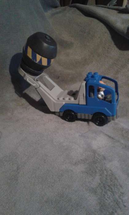 vendo brinquedo- máquina de obras