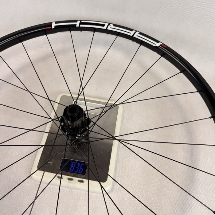 Koło tylne ZTR Arch MK3 27.5 na piascie DT Swiss 350 6 srub Straightpull 12x148 Boost i szprychach Sapim D-Light NOWE