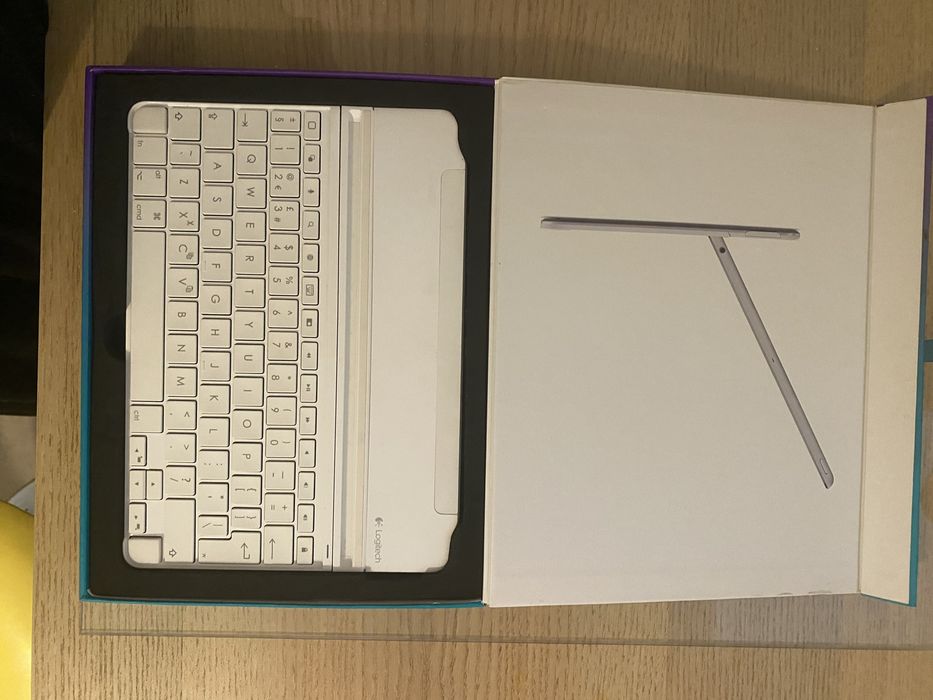 Teclado / Capa Logitech Ultrathin para iPad Air 2 (Como Novo)