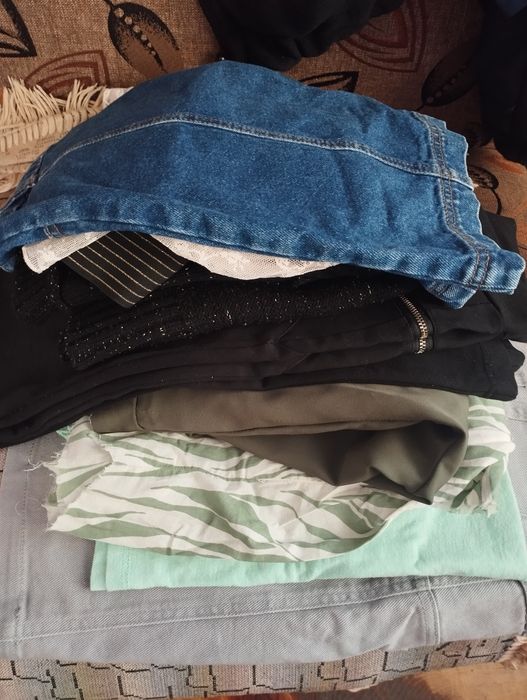 Безкоштовно віддам одяг МЛ жіночий