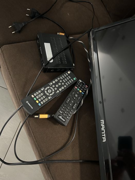 Telewizor Manta z dekoderem.
