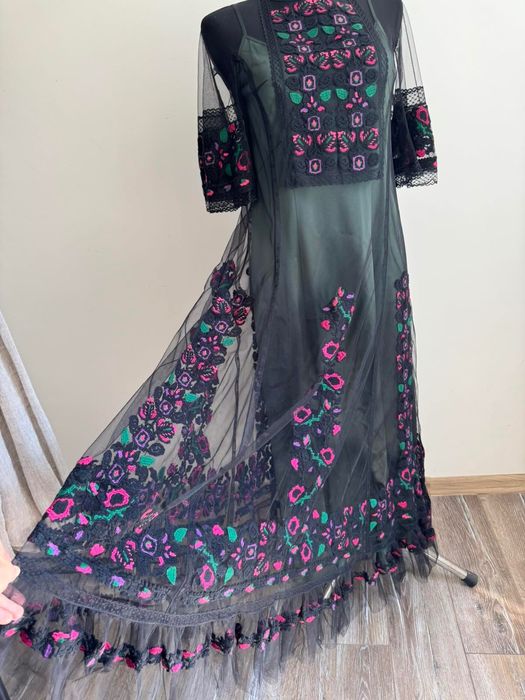 Сукня-вишиванка від Роксолани Богуцької, дизайнерська сукня, вишиванка