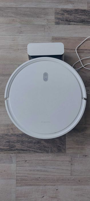 Odkurzacz mopujący Xiaomi używany.