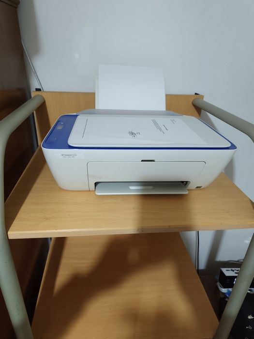 Mesa de estudo/ secretária