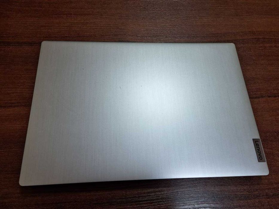 Ноутбук Lenovo IdeaPad 3 15IIL05 з частковим дефектом