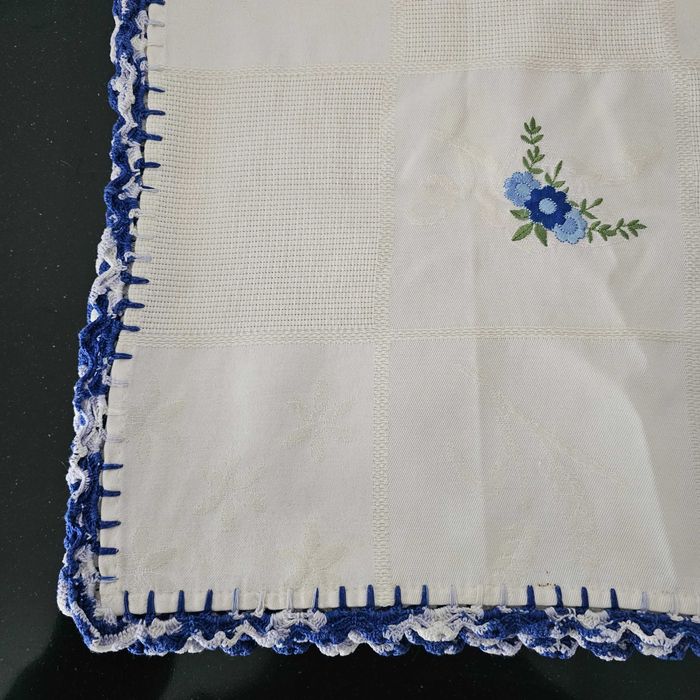 Toalha de Mesa c/ Croché