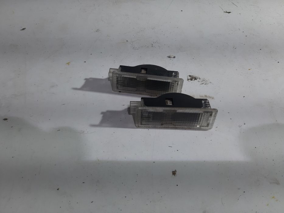 BMW E60 E61 lampki wnętrza boczków drzwi przód oświetlenie