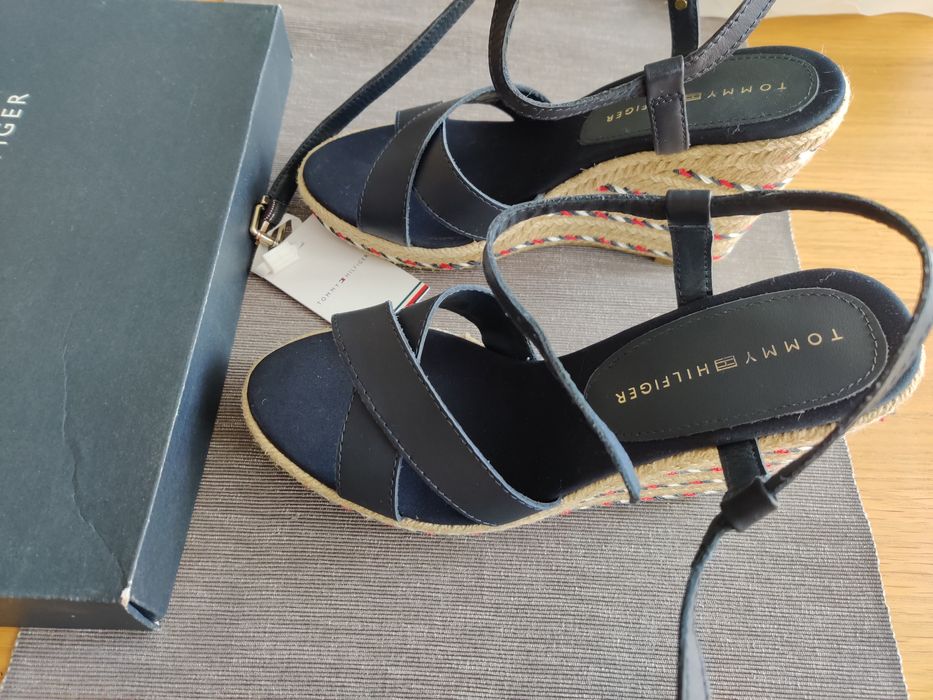 Tommy Hilfiger damskie sandały na koturnie, espadryle  r. 38