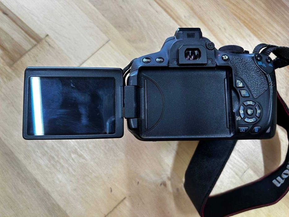 Фотокамера Canon eos 700d