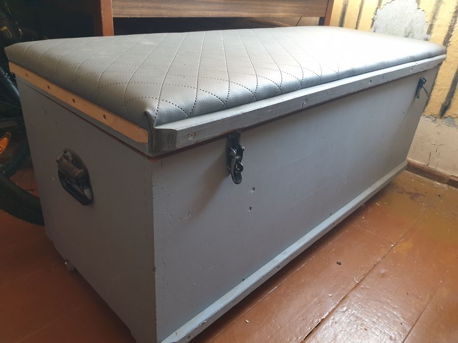 Stara skrzynia wojskowa-PRL.