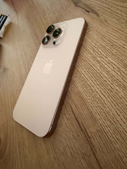 Iphone 16 pro zloty