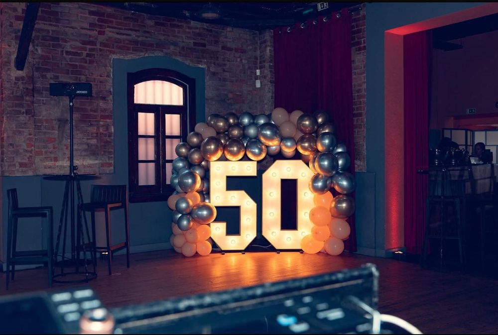 Números Luminosos Gigantes para Eventos