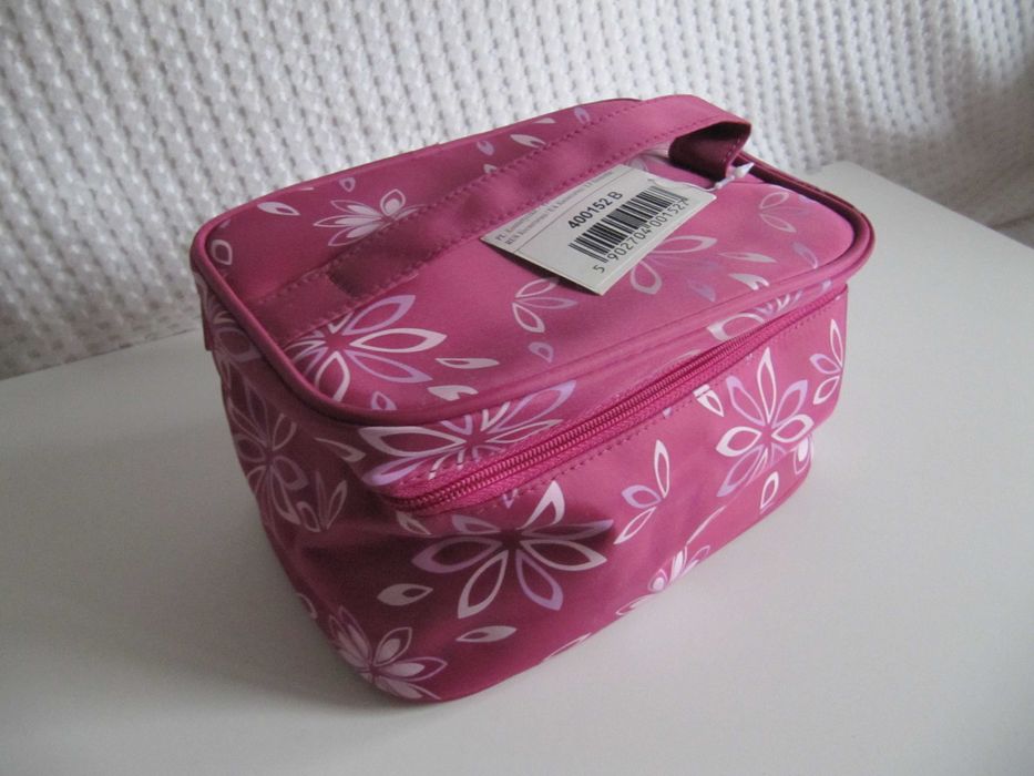 Kosmetyczka nowa