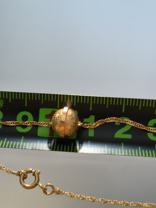 Colar em ouro bola