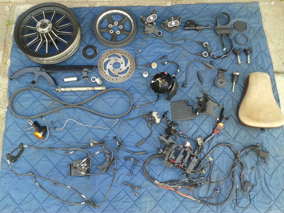 Harley sportster silnik rozrusznik 8tys mil części ABS