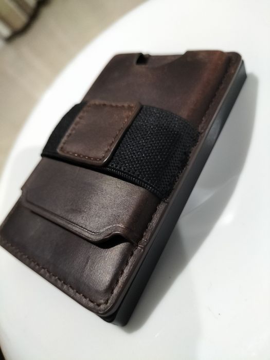 Porta cartões RFID em pele castanho