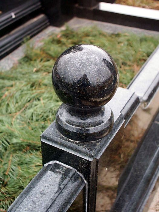 Гранітні вироби,Вази,Шари,Балясіни