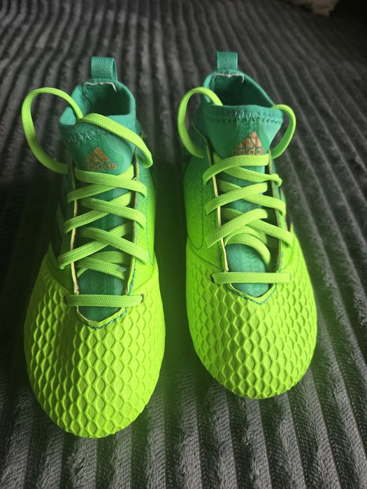 korki piłkarskie chłopięce Adidas rozm. 30