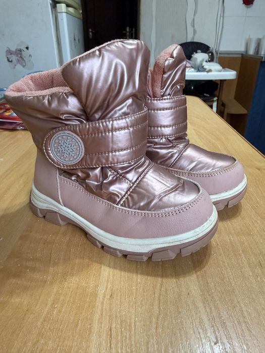 Зимние сапоги на девочку размер 28 стелька 18 см можно для двойни