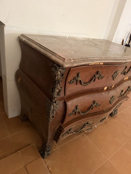Movel antigo para restaurar