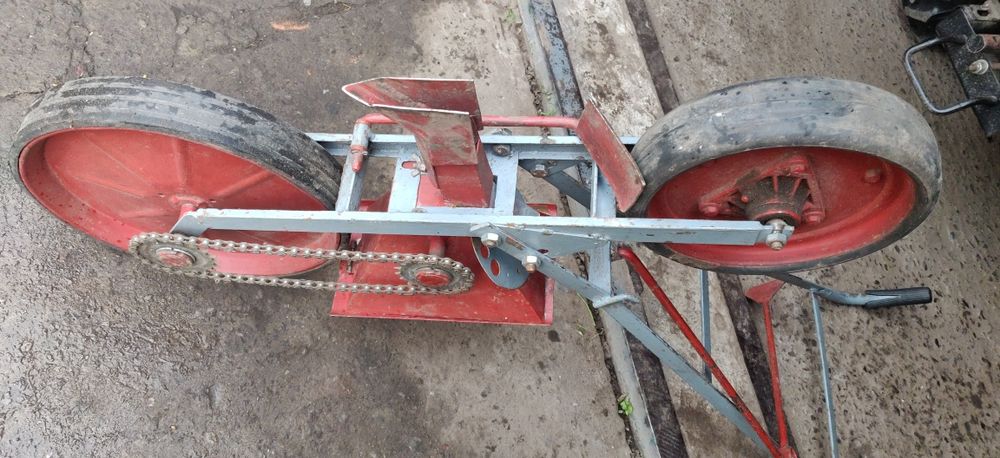 Сіялка точного висіву сівалка однорядна бункерна