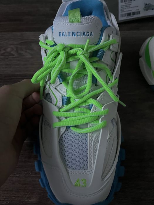 Balenciaga track 1
