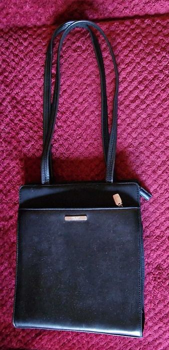 Czarna skórzana torebka vertical tote Nine West Accessories skóra