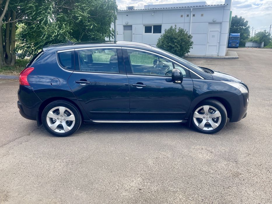 Продам Пежо 3008 2012г. Автомат