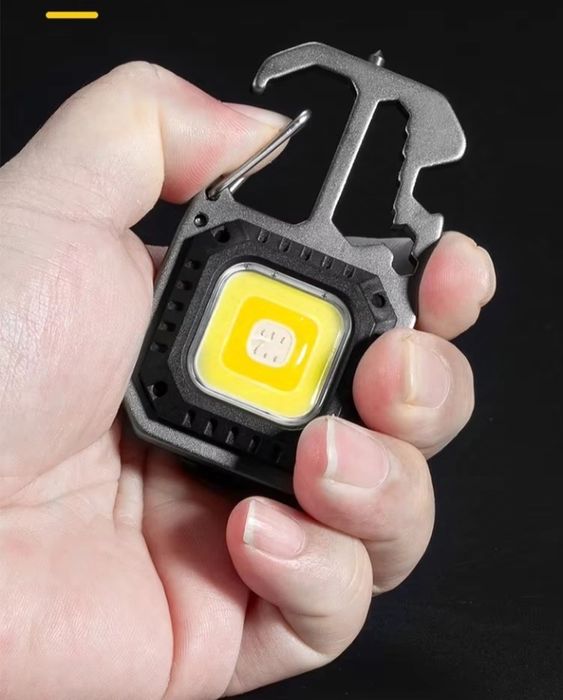 Фонарик  комфортний в використанні